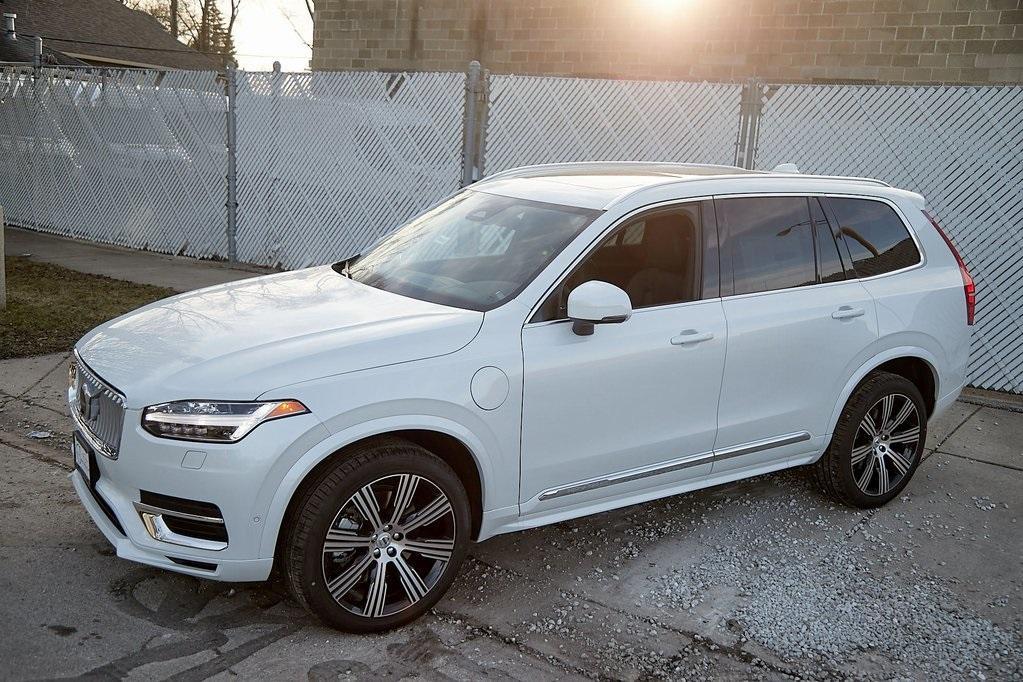 new 2024 Volvo XC90 Recharge Plug-In Hybrid car