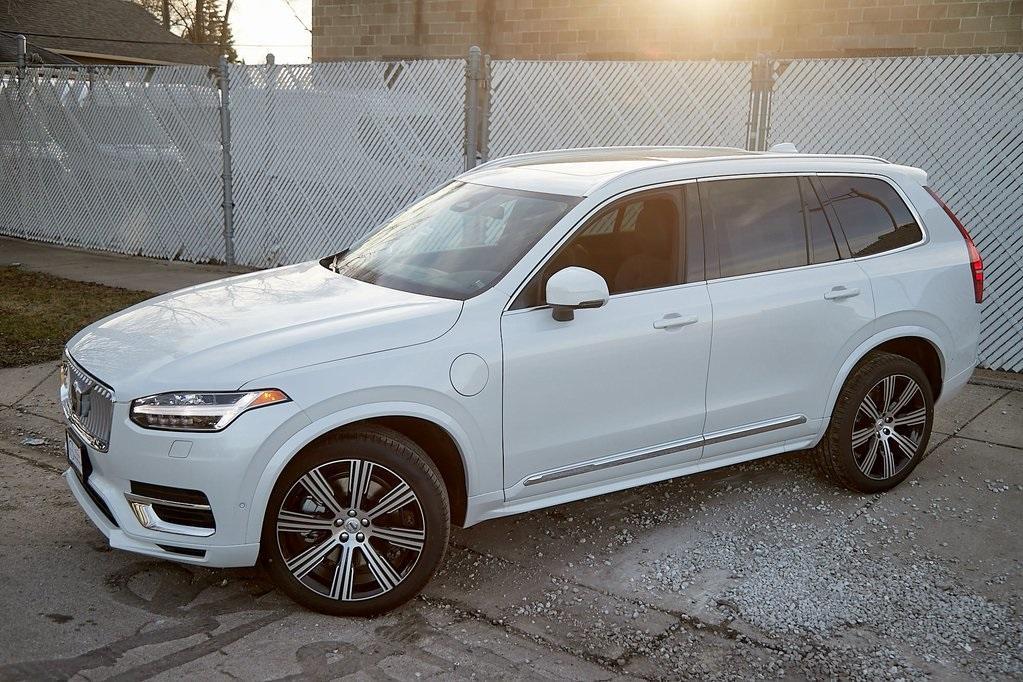 new 2024 Volvo XC90 Recharge Plug-In Hybrid car