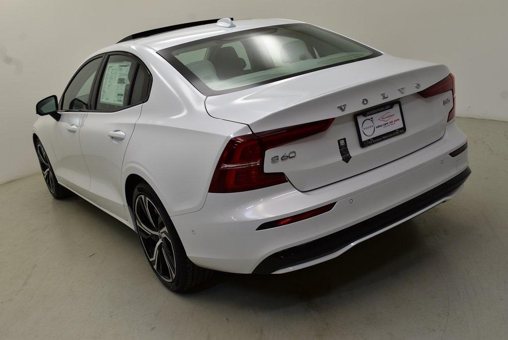 new 2024 Volvo S60 car