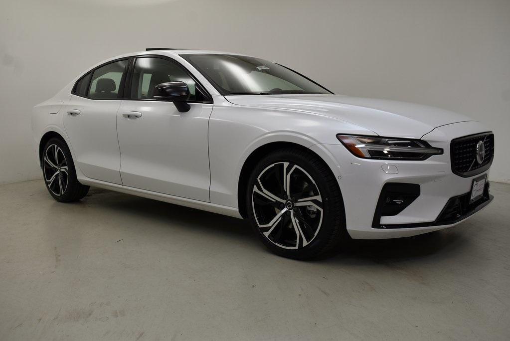 new 2024 Volvo S60 car