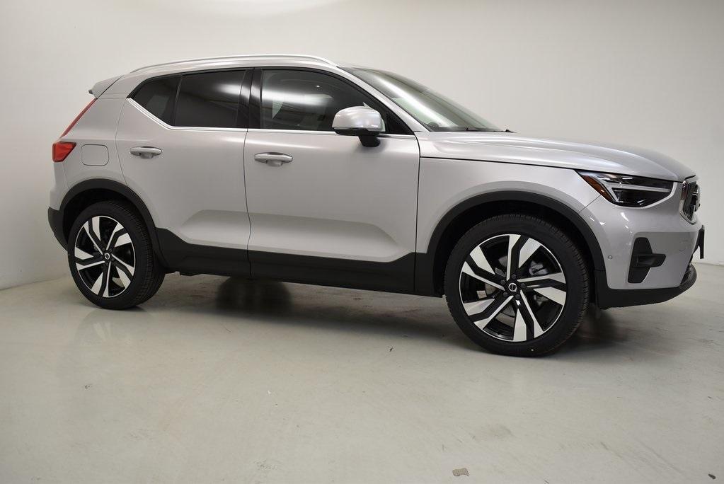 new 2024 Volvo XC40 car, priced at $45,816