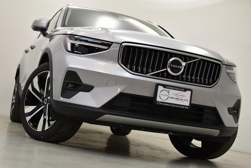 new 2024 Volvo XC40 car, priced at $45,816