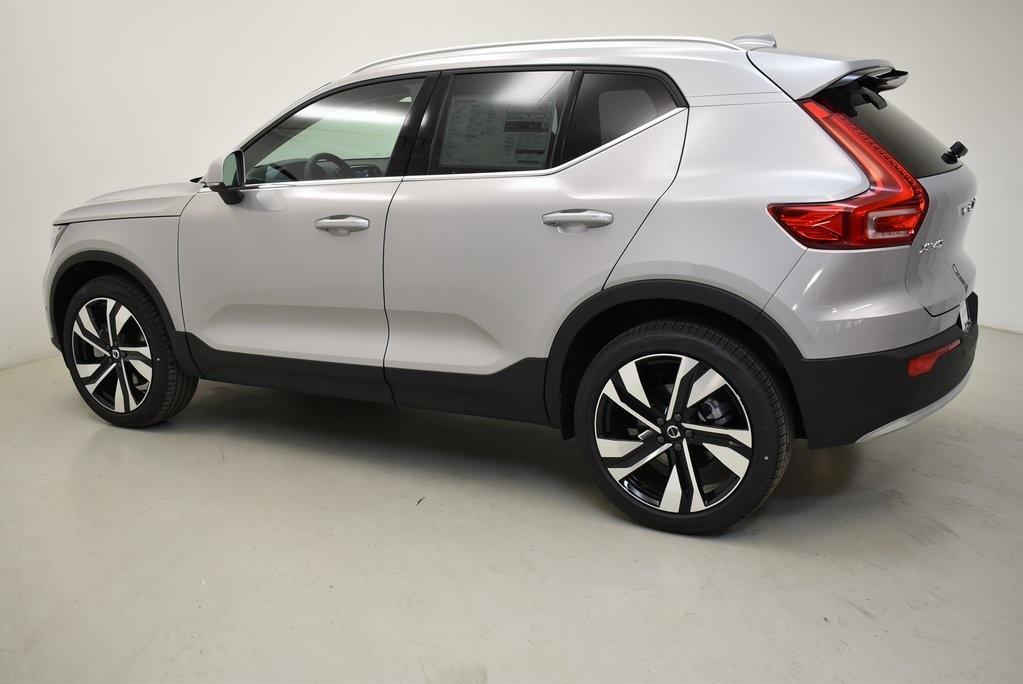 new 2024 Volvo XC40 car, priced at $45,816