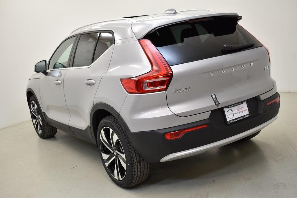 new 2024 Volvo XC40 car, priced at $45,816