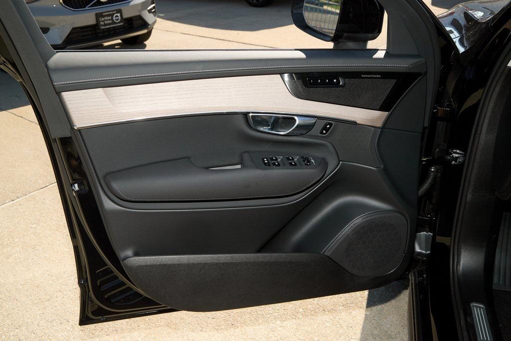 new 2026 Volvo XC90 car, priced at $68,825