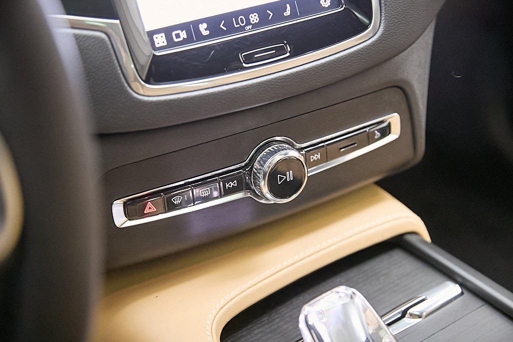 used 2023 Volvo XC90 Recharge Plug-In Hybrid car, priced at $49,995