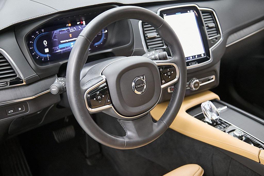 used 2023 Volvo XC90 Recharge Plug-In Hybrid car, priced at $49,995