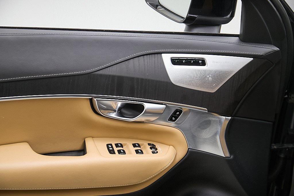 used 2023 Volvo XC90 Recharge Plug-In Hybrid car, priced at $49,995