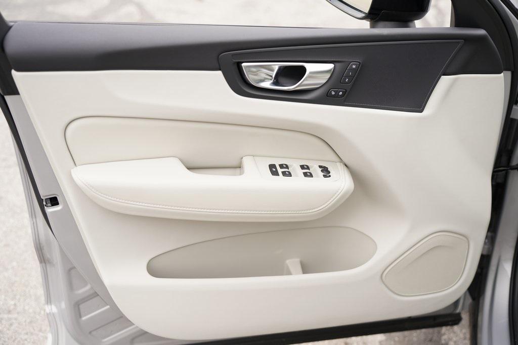 new 2025 Volvo XC60 Plug-In Hybrid car, priced at $60,685