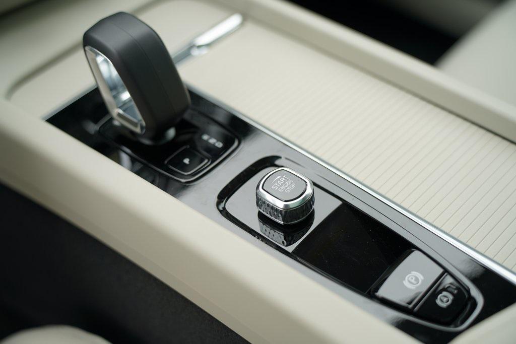 new 2025 Volvo XC60 Plug-In Hybrid car, priced at $60,685
