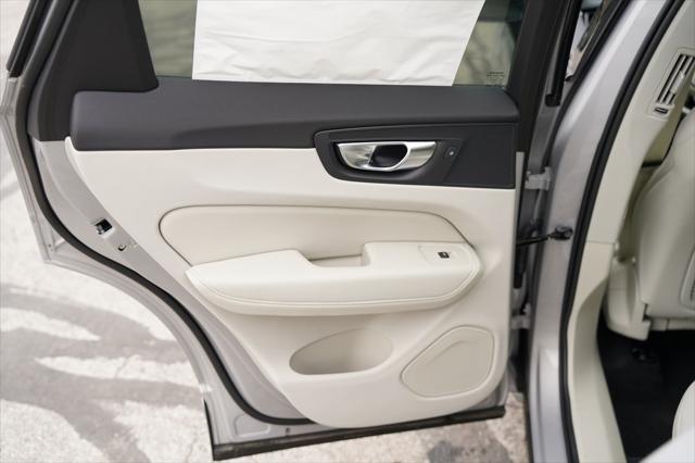 new 2025 Volvo XC60 Plug-In Hybrid car