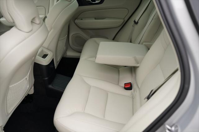 new 2025 Volvo XC60 Plug-In Hybrid car