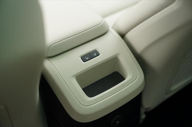 new 2025 Volvo XC60 Plug-In Hybrid car