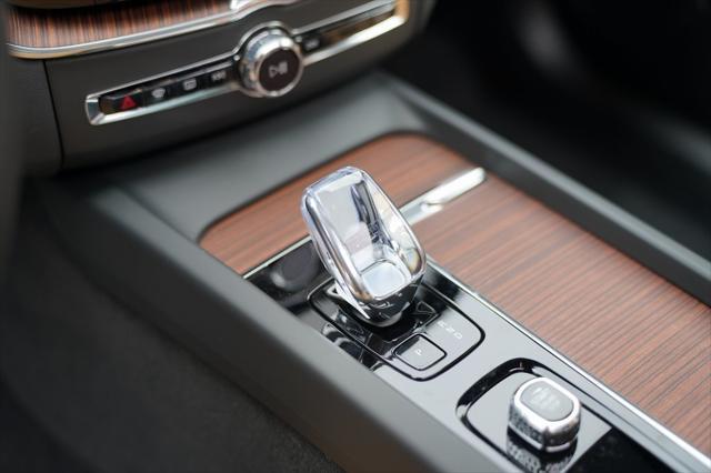 new 2025 Volvo XC60 car