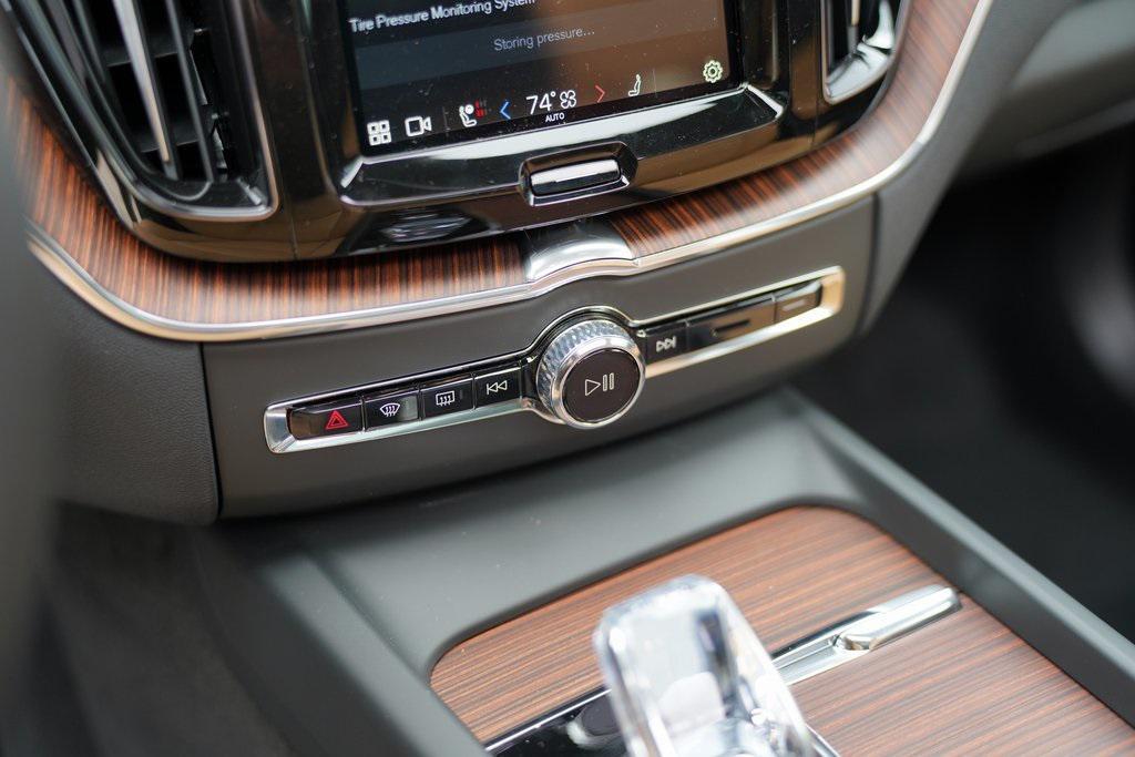 new 2025 Volvo XC60 car, priced at $56,680