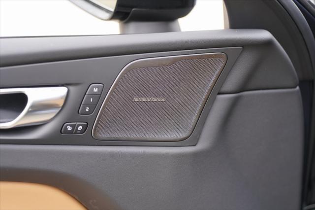 new 2025 Volvo XC60 car