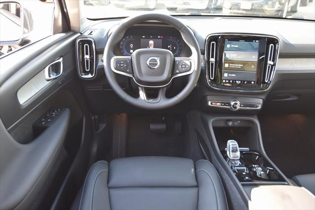 new 2025 Volvo XC40 car, priced at $39,995
