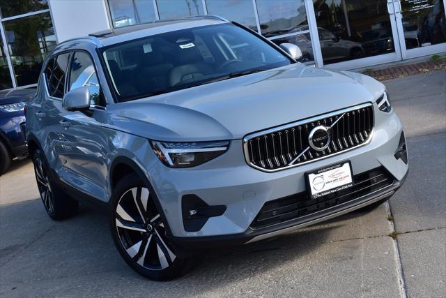 new 2025 Volvo XC40 car, priced at $39,995