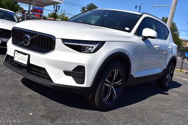 new 2025 Volvo XC40 car