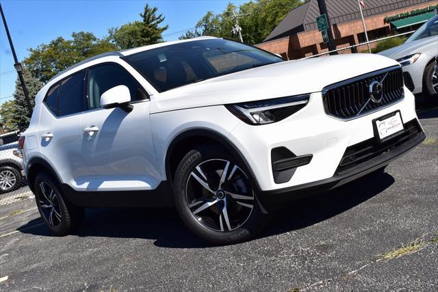 new 2025 Volvo XC40 car