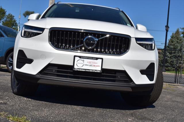 new 2025 Volvo XC40 car