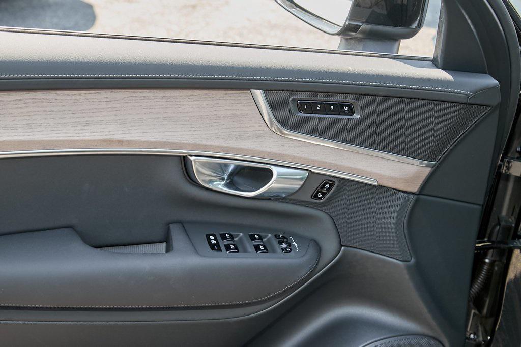 new 2025 Volvo XC90 car, priced at $65,215