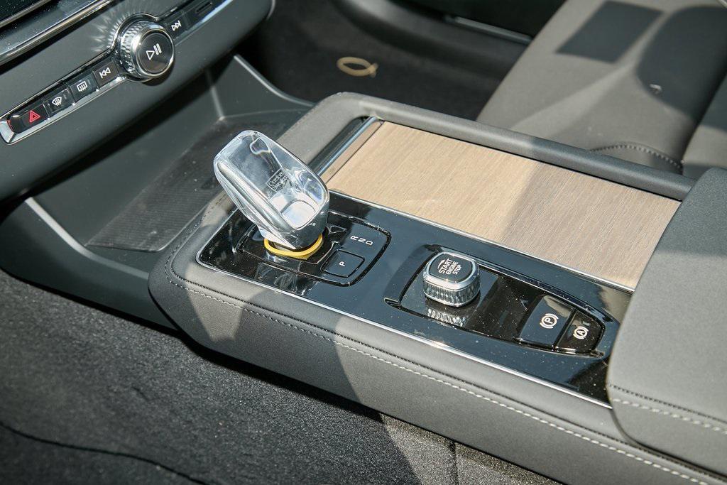 new 2025 Volvo XC90 car, priced at $65,215