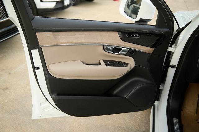 new 2026 Volvo XC90 Plug-In Hybrid car, priced at $80,875