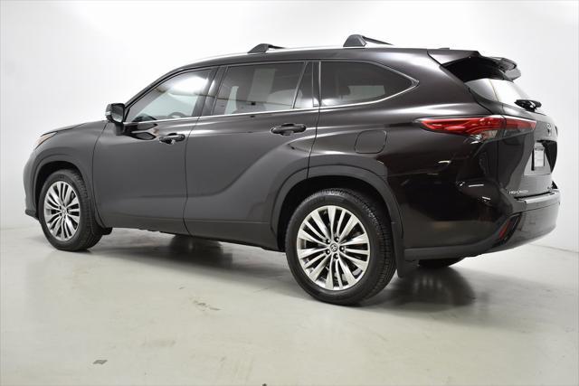 used 2020 Toyota Highlander car, priced at $30,798