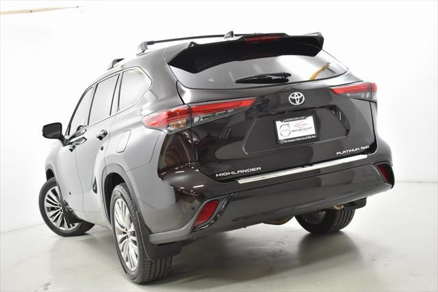 used 2020 Toyota Highlander car, priced at $30,798