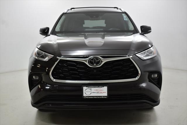 used 2020 Toyota Highlander car, priced at $30,798