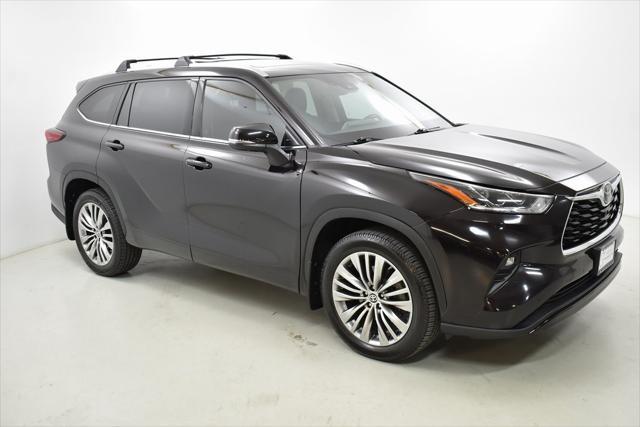 used 2020 Toyota Highlander car, priced at $30,798