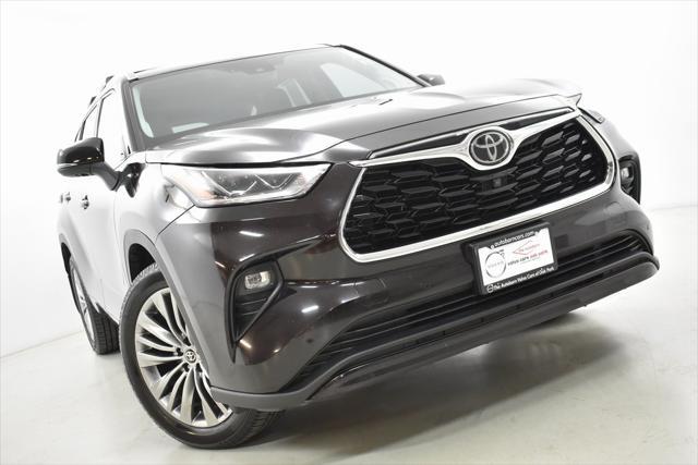 used 2020 Toyota Highlander car, priced at $30,798