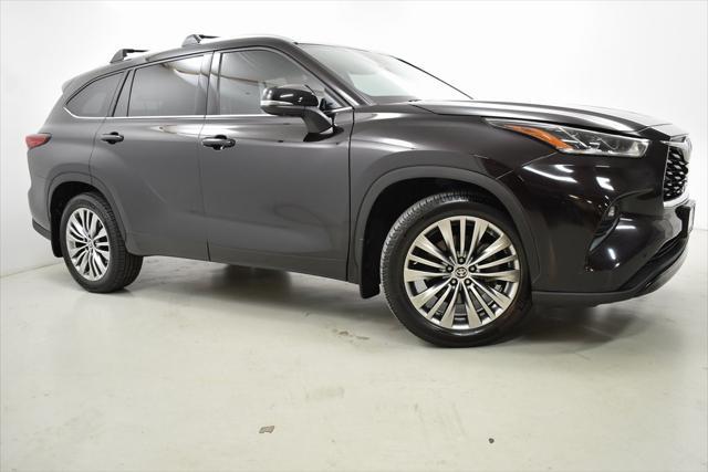 used 2020 Toyota Highlander car, priced at $30,798