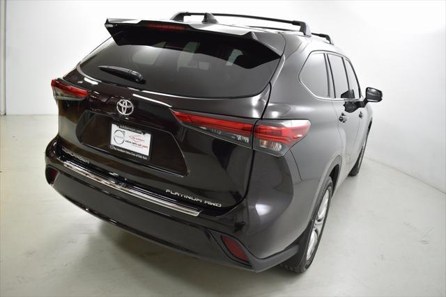 used 2020 Toyota Highlander car, priced at $30,798