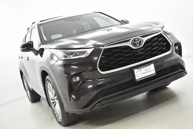 used 2020 Toyota Highlander car, priced at $30,798