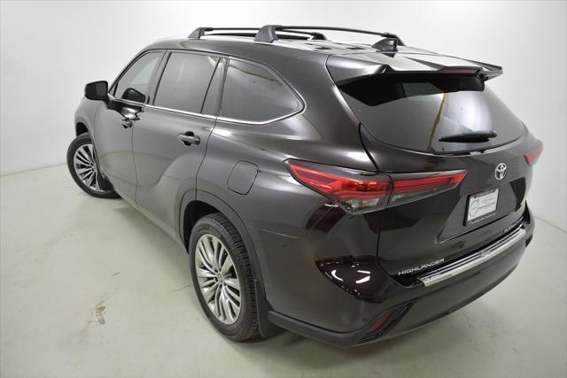 used 2020 Toyota Highlander car, priced at $30,798