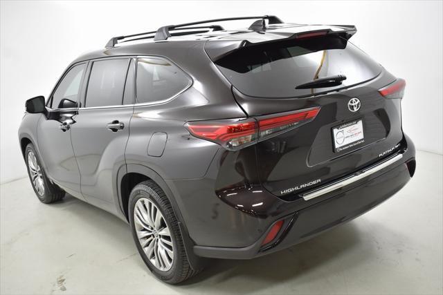 used 2020 Toyota Highlander car, priced at $30,798