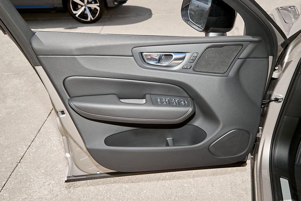 new 2025 Volvo XC60 car, priced at $54,854
