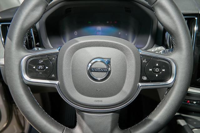 new 2025 Volvo XC60 car