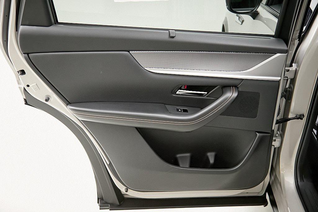 used 2025 Mazda CX-90 car, priced at $35,495