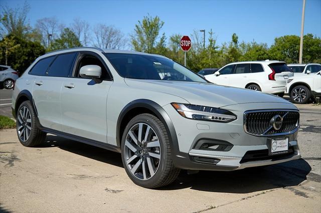 new 2025 Volvo V90 Cross Country car