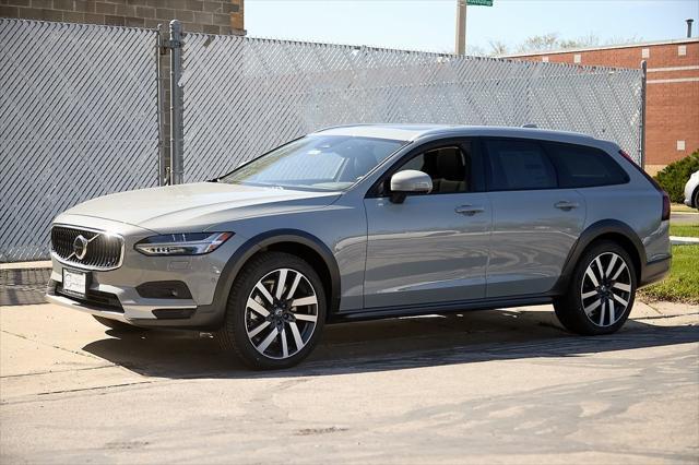 new 2025 Volvo V90 Cross Country car