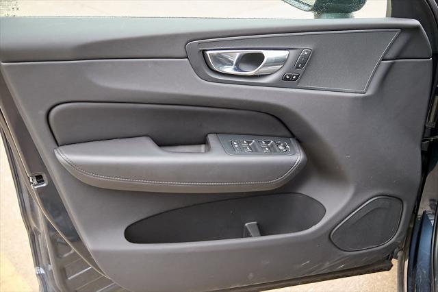 new 2025 Volvo XC60 car