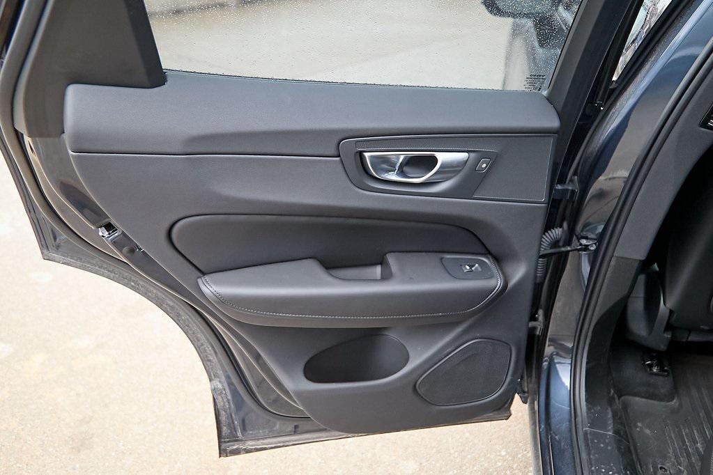 new 2025 Volvo XC60 car, priced at $48,995