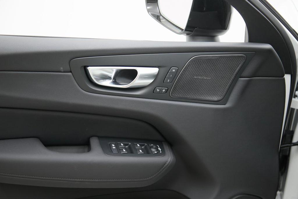 new 2026 Volvo XC60 Plug-In Hybrid car, priced at $68,670