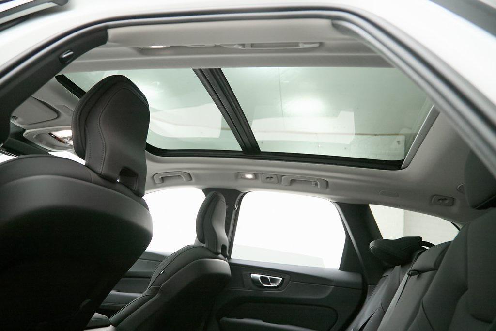 new 2026 Volvo XC60 Plug-In Hybrid car, priced at $68,670
