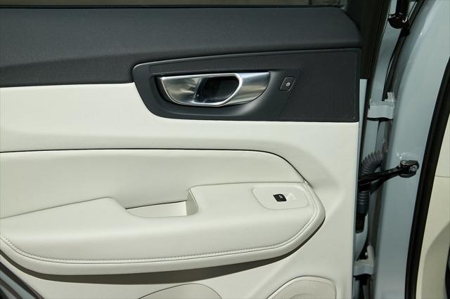 new 2025 Volvo XC60 car
