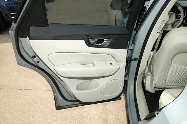 new 2025 Volvo XC60 car