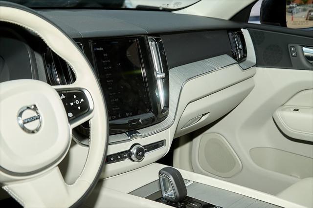 new 2025 Volvo XC60 car